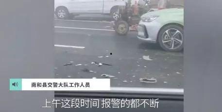 小车相撞的爆料视频大全,事故瞬间触目惊心  第3张
